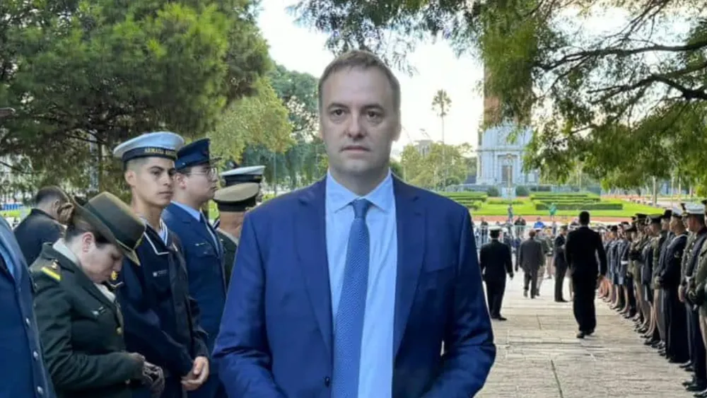ADORNI