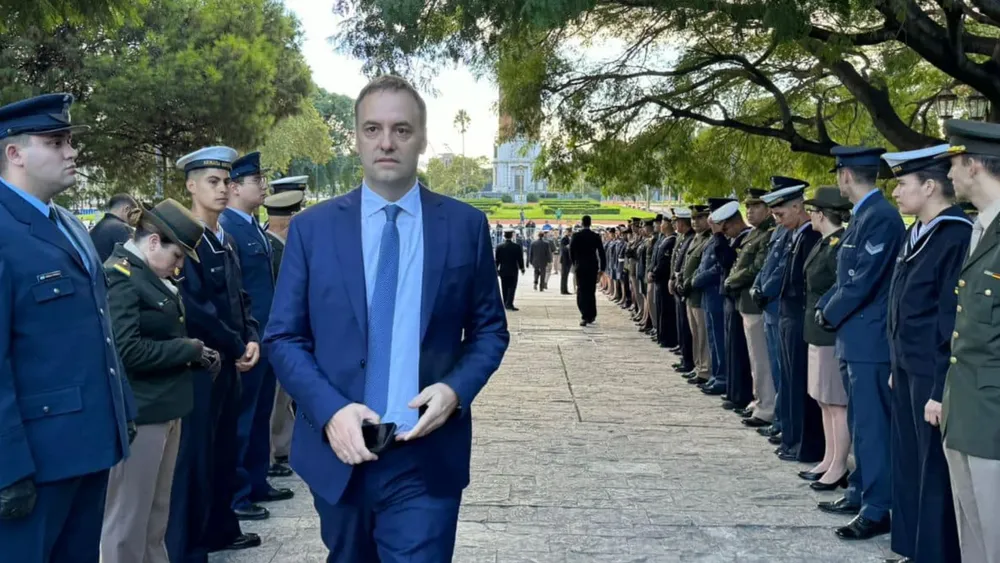 manuel adorni